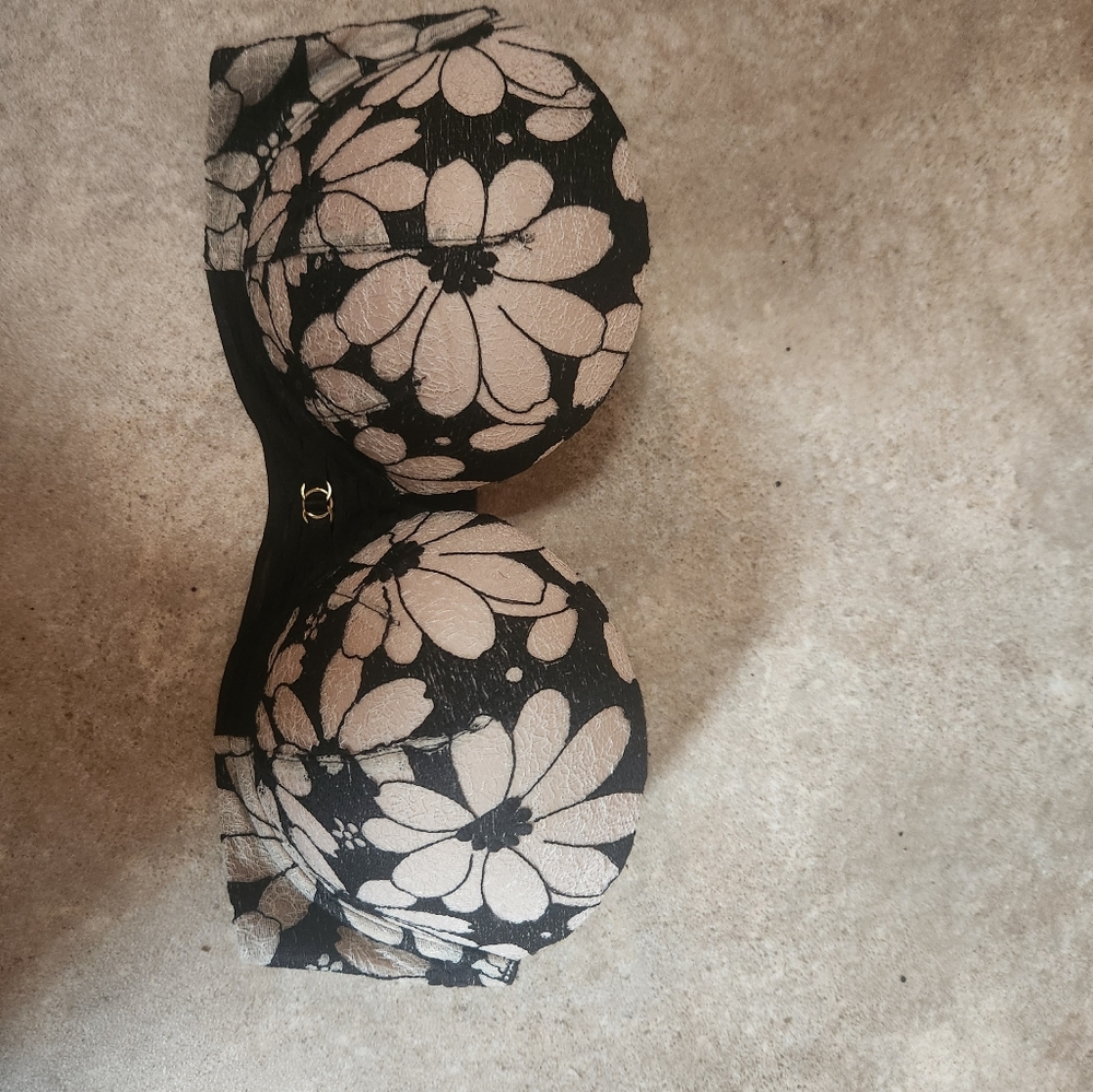 Strapless bra